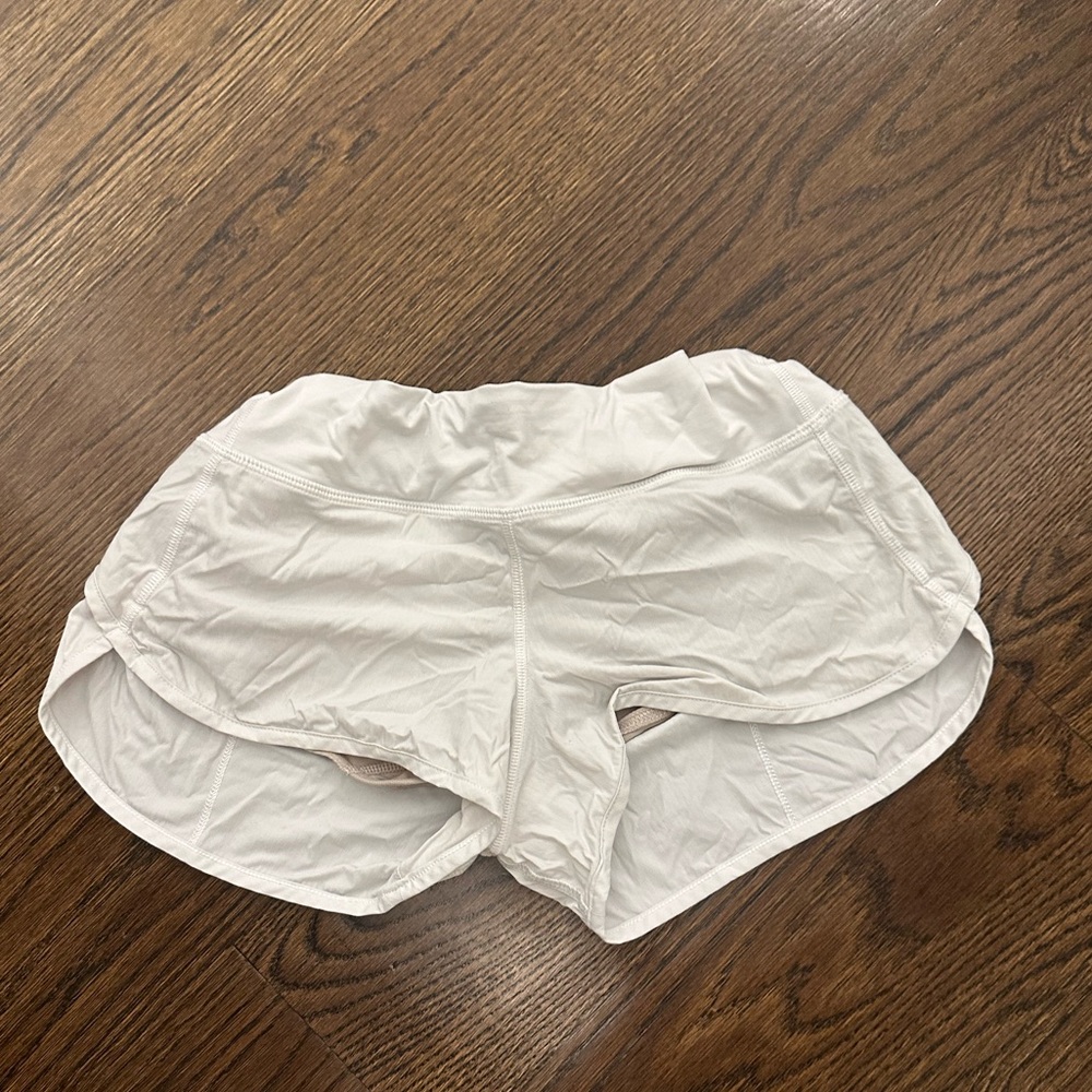 Women's lululemon white speed shorts - size 6 - great condition